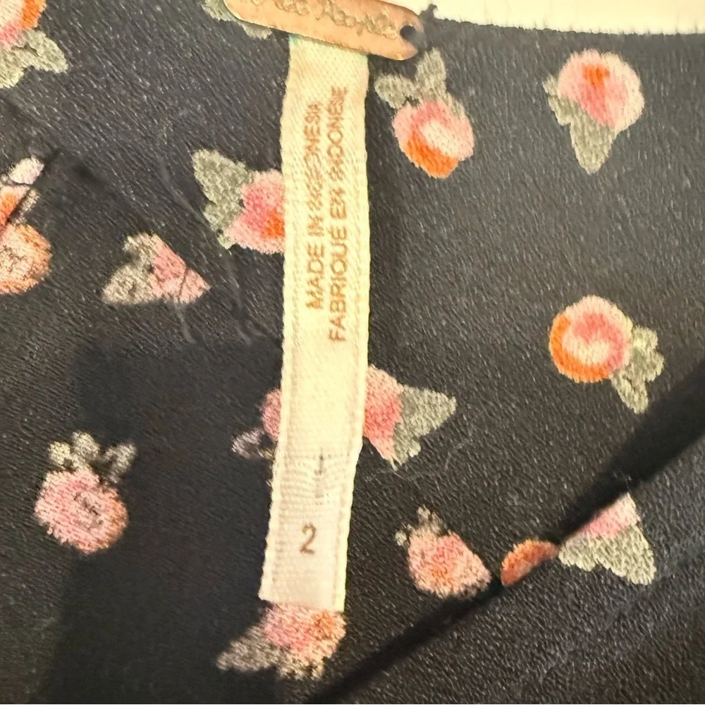 Free People Mia Jumpsuit Black W/ Pink Roses V-Neck Keyhole Back Size 2